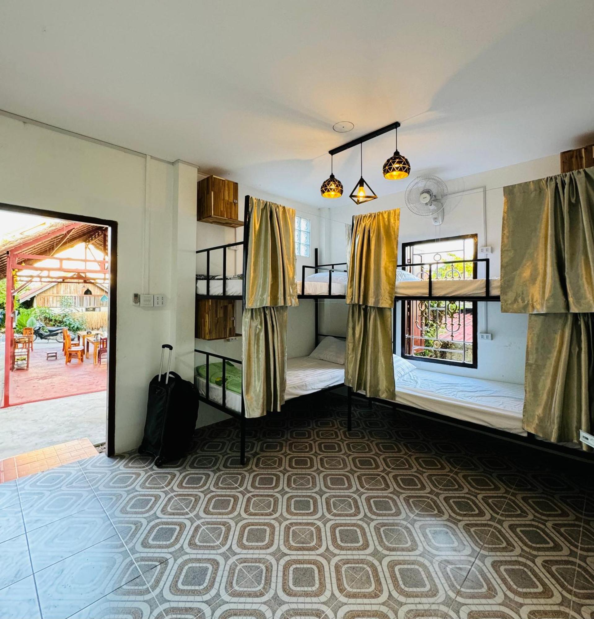 Sabai Sabai Backpackers Hostel Λουάνγκ Πραμπάνγκ Εξωτερικό φωτογραφία